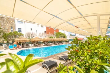 TIANA BEACH RESORT Pools & Beach