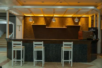 TIANA BEACH RESORT Bars