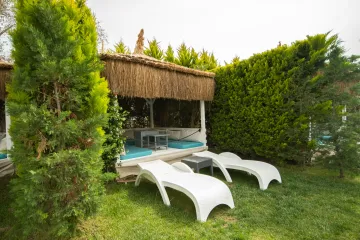 TIANA BEACH RESORT Pools & Beach