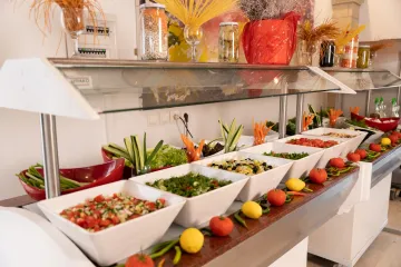 TIANA BEACH RESORT Restaurants