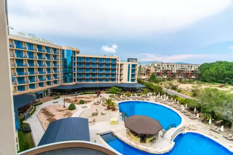 TIARA BEACH HOTEL Pools & Beach