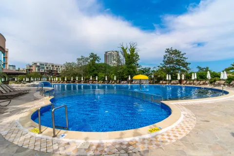 TIARA BEACH HOTEL Pools & Beach