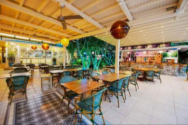TONOZ BEACH HOTEL Restaurants