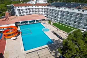TRANSATLANTIK BEACH HOTEL Pools & Beach