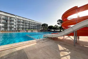 TRANSATLANTIK BEACH HOTEL Pools & Beach
