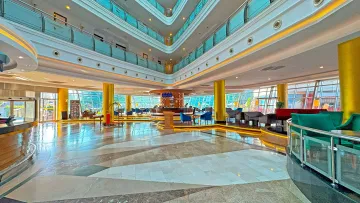 TRANSATLANTIK HOTEL-SPA Lobby