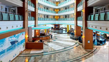 TRANSATLANTIK HOTEL-SPA Lobby