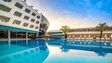TRANSATLANTIK HOTEL-SPA Pools & Beach