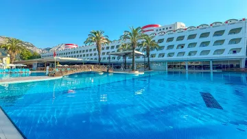 TRANSATLANTIK HOTEL-SPA Pools & Beach