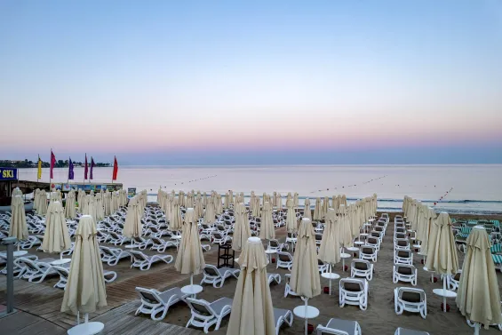 TRENDY SIDE BEACH ADULT ONLY 16+ Pools & Beach