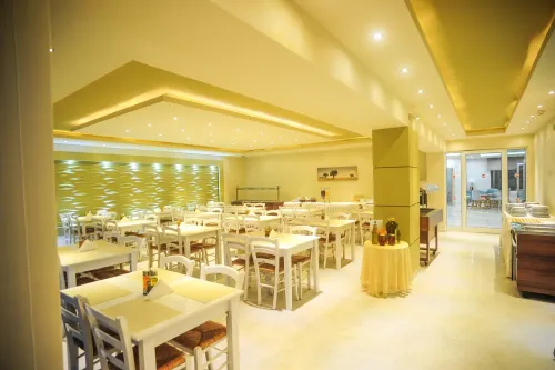 TROPICAL HOTEL Restaurants