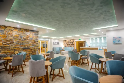 TROPICAL HOTEL Lobby