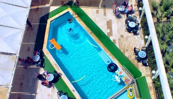 TUNTAS BEACH HOTEL Pools & Beach