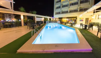 TUNTAS BEACH HOTEL Pools & Beach