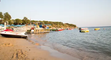TUNTAS BEACH HOTEL Pools & Beach
