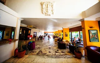 TUNTAS BEACH HOTEL Lobby