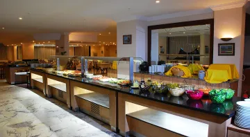 TUNTAS BEACH HOTEL Restaurants