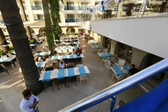TURUNC RESORT HOTEL Restaurants