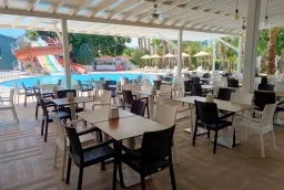 UK HOTEL KIRIS Restaurants