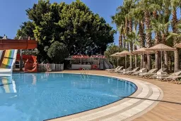 UK HOTEL KIRIS Pools & Beach