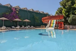 UK HOTEL KIRIS Pools & Beach