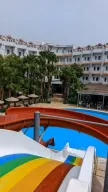 UK HOTEL KIRIS Pools & Beach