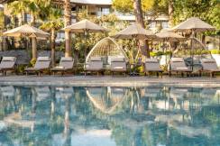UNIQUE LIFE STYLE HOTEL Pools & Beach