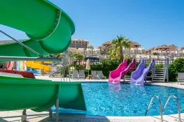 UNIQUE RESIDENCES HOTEL GOLF - SPA Pools & Beach