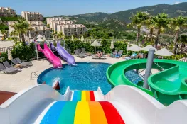 UNIQUE RESIDENCES HOTEL GOLF - SPA Pools & Beach
