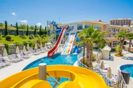 UNIQUE RESIDENCES HOTEL GOLF - SPA Pools & Beach