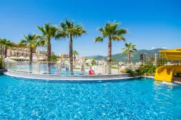 UNIQUE RESIDENCES HOTEL GOLF - SPA Pools & Beach