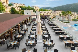 UNIQUE RESIDENCES HOTEL GOLF - SPA Restaurants
