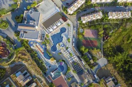 UNIQUE RESIDENCES HOTEL GOLF - SPA Pools & Beach