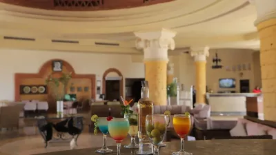 UTOPIA BEACH CLUB Bars