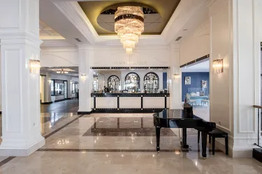 UTOPIA RESORT-RESIDENCE Bars