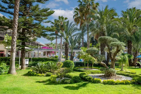 UTOPIA RESORT-RESIDENCE General Images