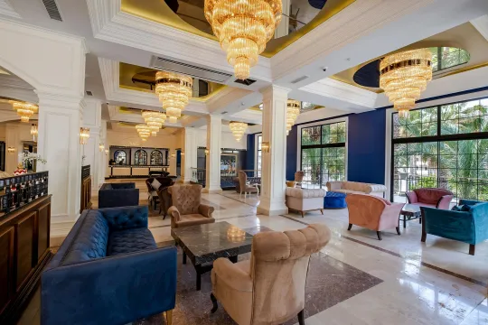 UTOPIA RESORT-RESIDENCE Lobby