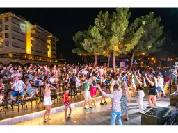 UTOPIA WORLD HOTEL Activities