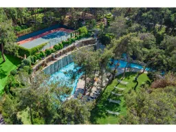 UTOPIA WORLD HOTEL Activities