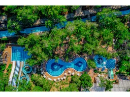 UTOPIA WORLD HOTEL Activities