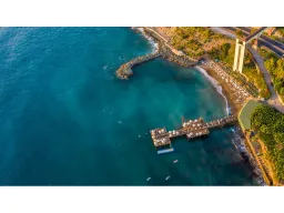 UTOPIA WORLD HOTEL Pools & Beach