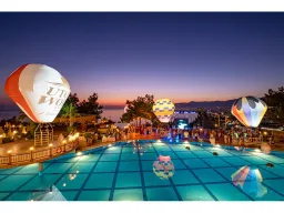 UTOPIA WORLD HOTEL Activities