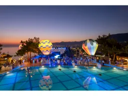 UTOPIA WORLD HOTEL Activities