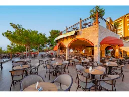 UTOPIA WORLD HOTEL Bars