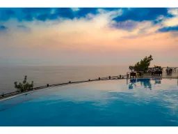 UTOPIA WORLD HOTEL Pools & Beach