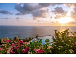 UTOPIA WORLD HOTEL Pools & Beach