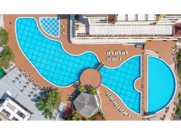 UTOPIA WORLD HOTEL Pools & Beach