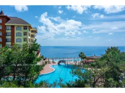 UTOPIA WORLD HOTEL Pools & Beach