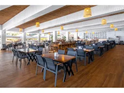UTOPIA WORLD HOTEL Restaurants