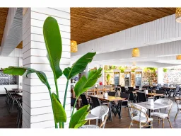 UTOPIA WORLD HOTEL Restaurants